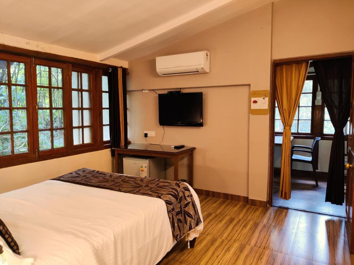 Hotel Mount View Heritage Панчгани Экстерьер фото