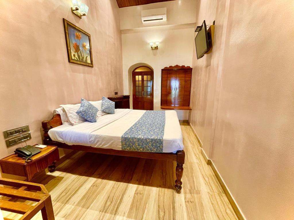 Hotel Mount View Heritage Панчгани Экстерьер фото