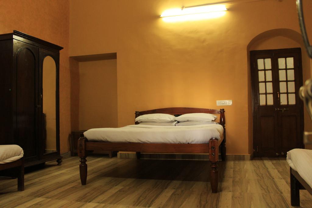 Hotel Mount View Heritage Панчгани Экстерьер фото